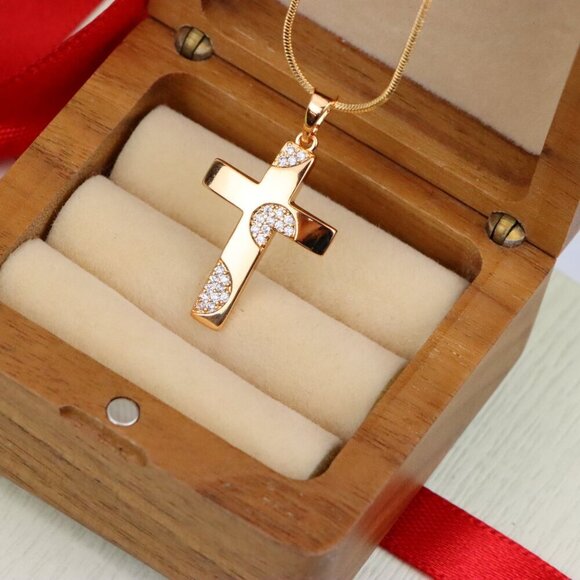 "Elegant Rose Gold Cross Pendant with Crystal Accents for Women & Men, XPPT1738 - Picture 9 of 13